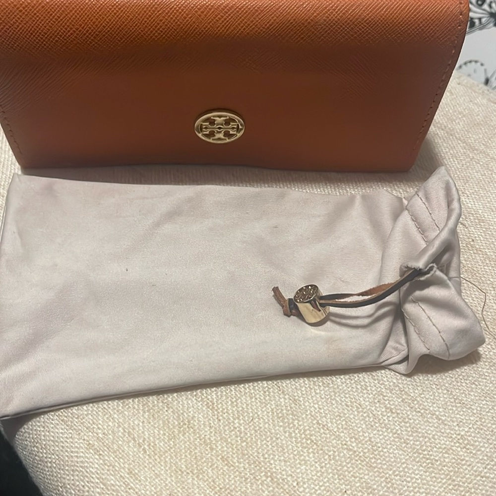 Tory glasses case with bag